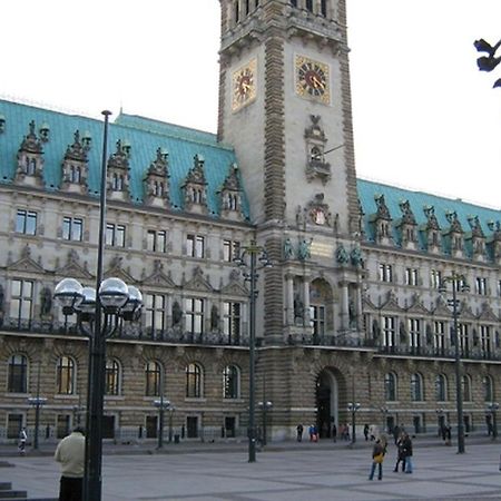 Pension Am Rathaus Hambourg Extérieur photo